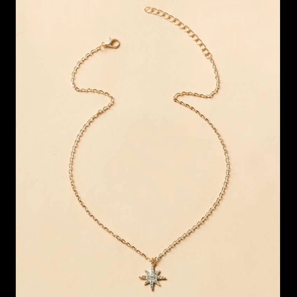 Cubic Zirconia Gold Starburst Necklace - Picture 3 of 6
